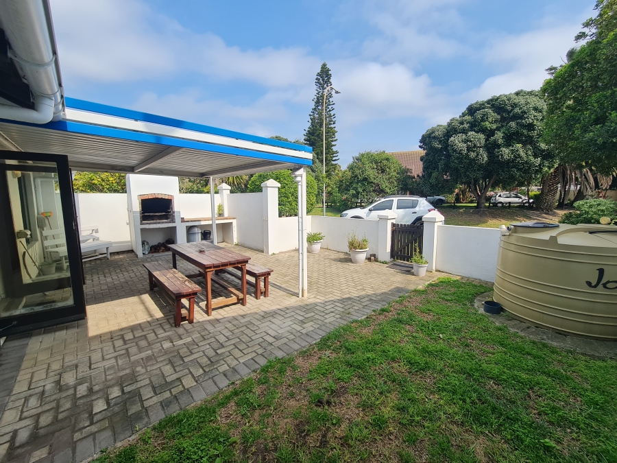 2 Bedroom Property for Sale in Paradise Beach Eastern Cape
